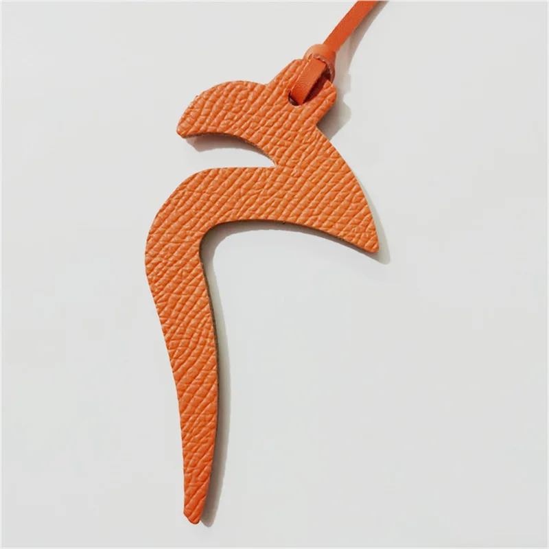 

Wholesale Luxury Genuine Natural Leather Character Alphabet Arabic Letter M Keychain Backpack Pendant Ladies Women Bag Charm