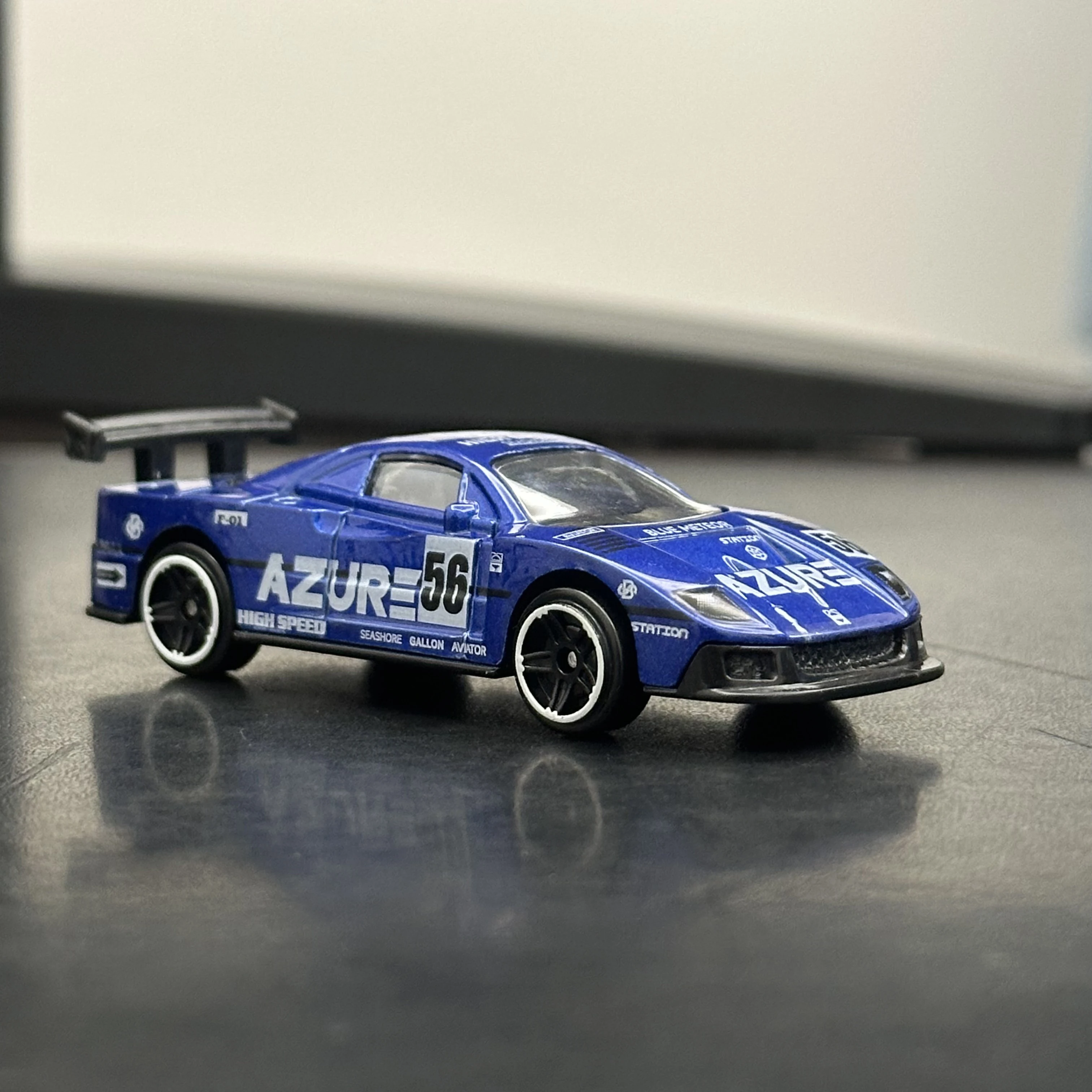 1/64 Scale Diecast Metal Classic Race Car Model Collectible Mini Vehicle for Car Lovers Home Decoration Holiday Gift Display image 3
