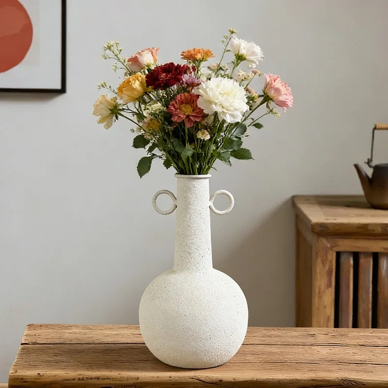 HYS simple metal vase advanced sense old white flower pot anti-drop homestay soft desktop flower arrangement ornament
