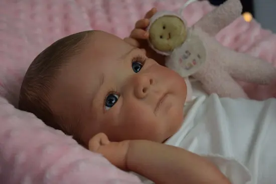 

18Inch Newborn Baby Doll With Hand Draw Hair Bettie Lifelike Cuddly Baby Multiple Layers Painting 3D Skin with Visible Veins