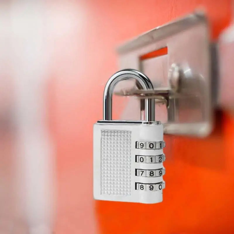 Lucchetto a combinazione Outdoor 4 Digit Long grillo impermeabile Password lucchetto Pad Lock per School Locker Gym Locker Fence Gate