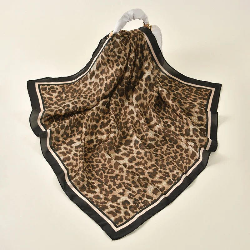 Damska apaszka kwadratowa w panterkę 68*68 cm, mała chustka na szyję, jedwabista satyna, modne akcesoria do włosów, bandana.