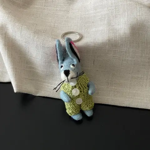 Cute Rabbit Wool Felt Animal Pendant Nepal Bear Rabbit Keyring Handmade Little Pig Cartoon Keychain Backpack Decor