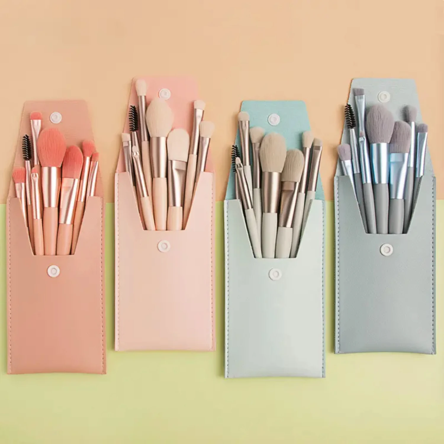 

Elevate your everyday makeup routine with this precise and high-quality 8-piece brush set featuring versatile brushes for highli