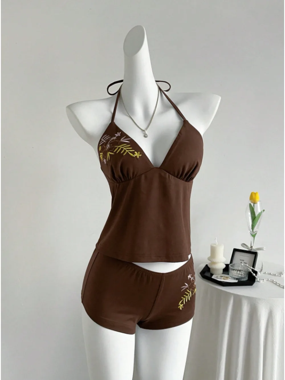 2026 New Summer Sweet Flower Embroidered Spicy Girl Set, Hanging Neck V-neck Tank Top, Elastic Shorts, Trendy Leisure Vacation
