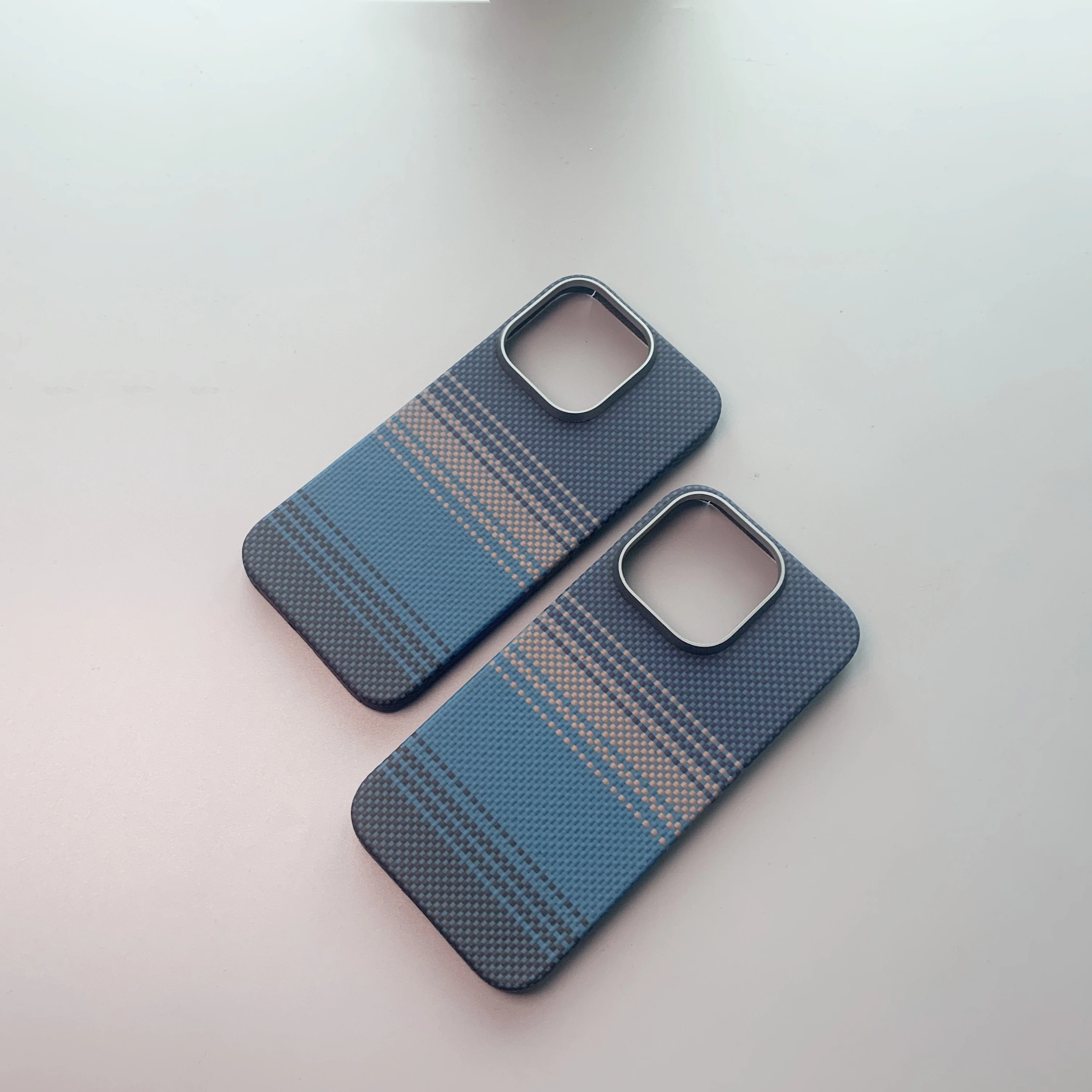 

Deluxe 600D Carbon Fiber MagSafe Wireless Charging Phone Case for iPhone16 Pro Kevlar Aramid Fiber 16 Pro Max Slim Case