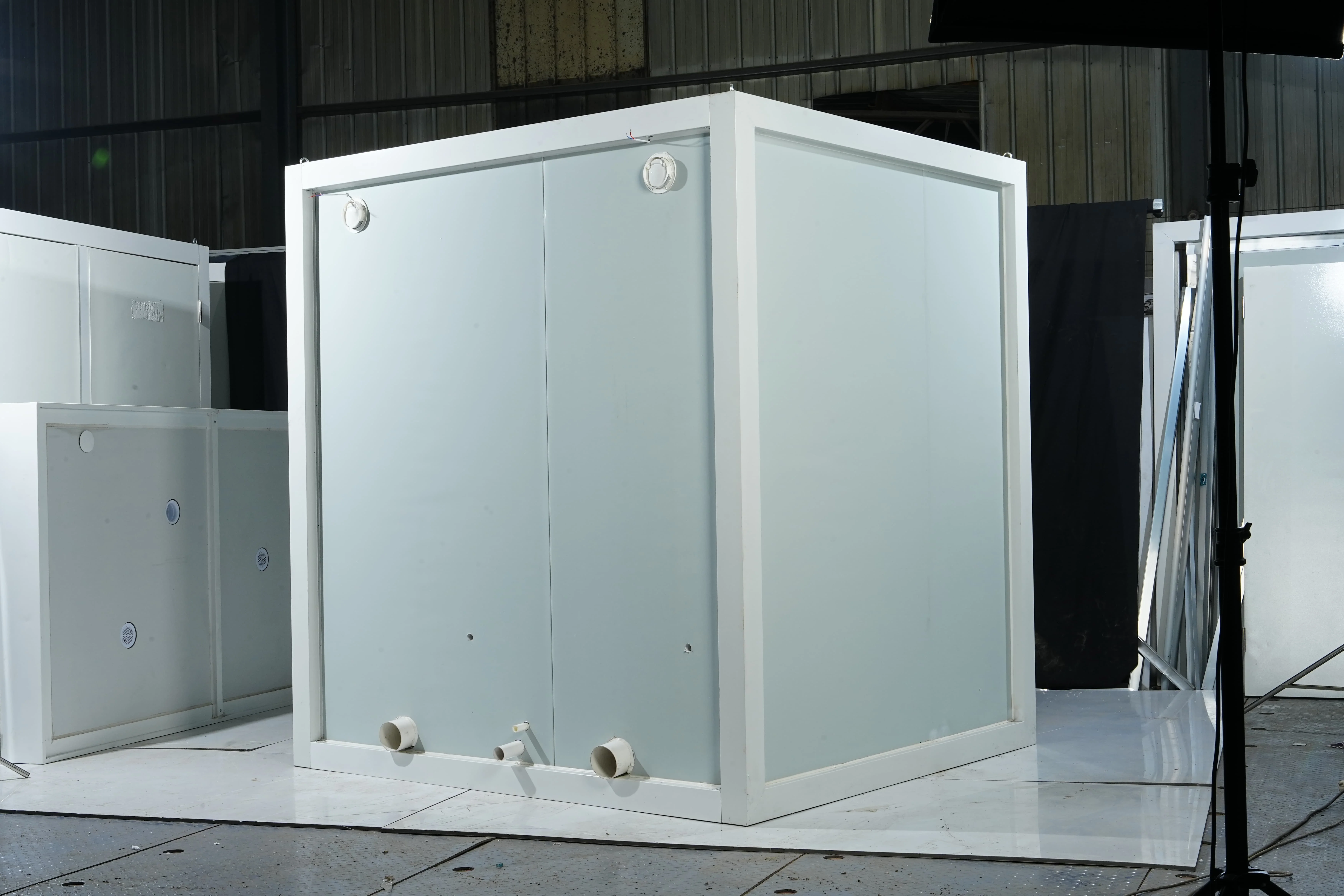 Portable Toilet Men Women Combined Stall Stabilizer Base Shock Resistant Frame Highway Bridge Engineering Portable Sanitary Room