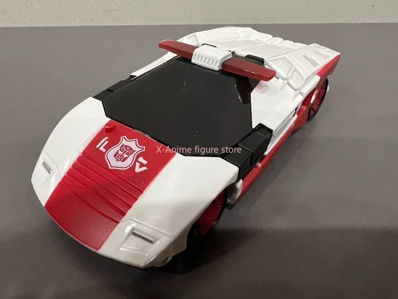 متوفر في المخزون حرب هاسبرو لـ Cybertron Siege المستوى المحسن D الأحمر تنبيه روبوت أوتوبوت عمل الشكل KO التحول لعبة الصبي هدية