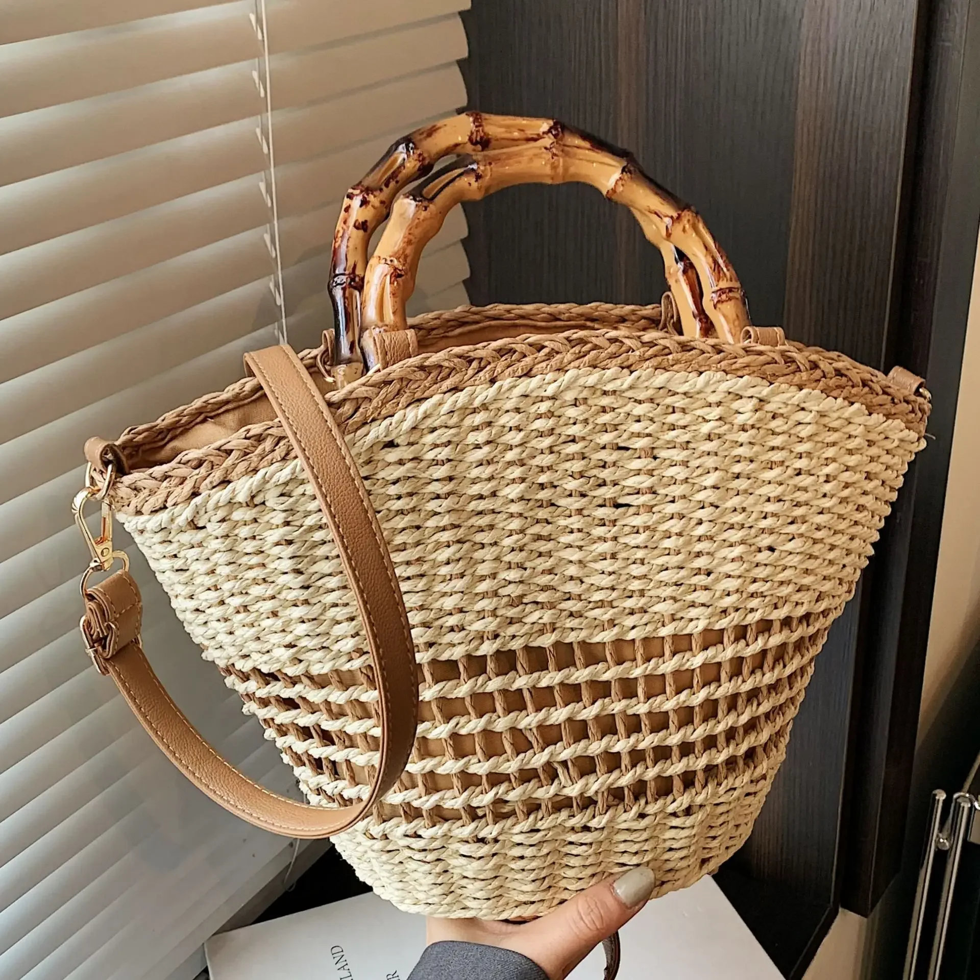 

Straw bag female large-capacity vegetable basket 2024 new versatile leisure handheld seaside vacation beach tote bag