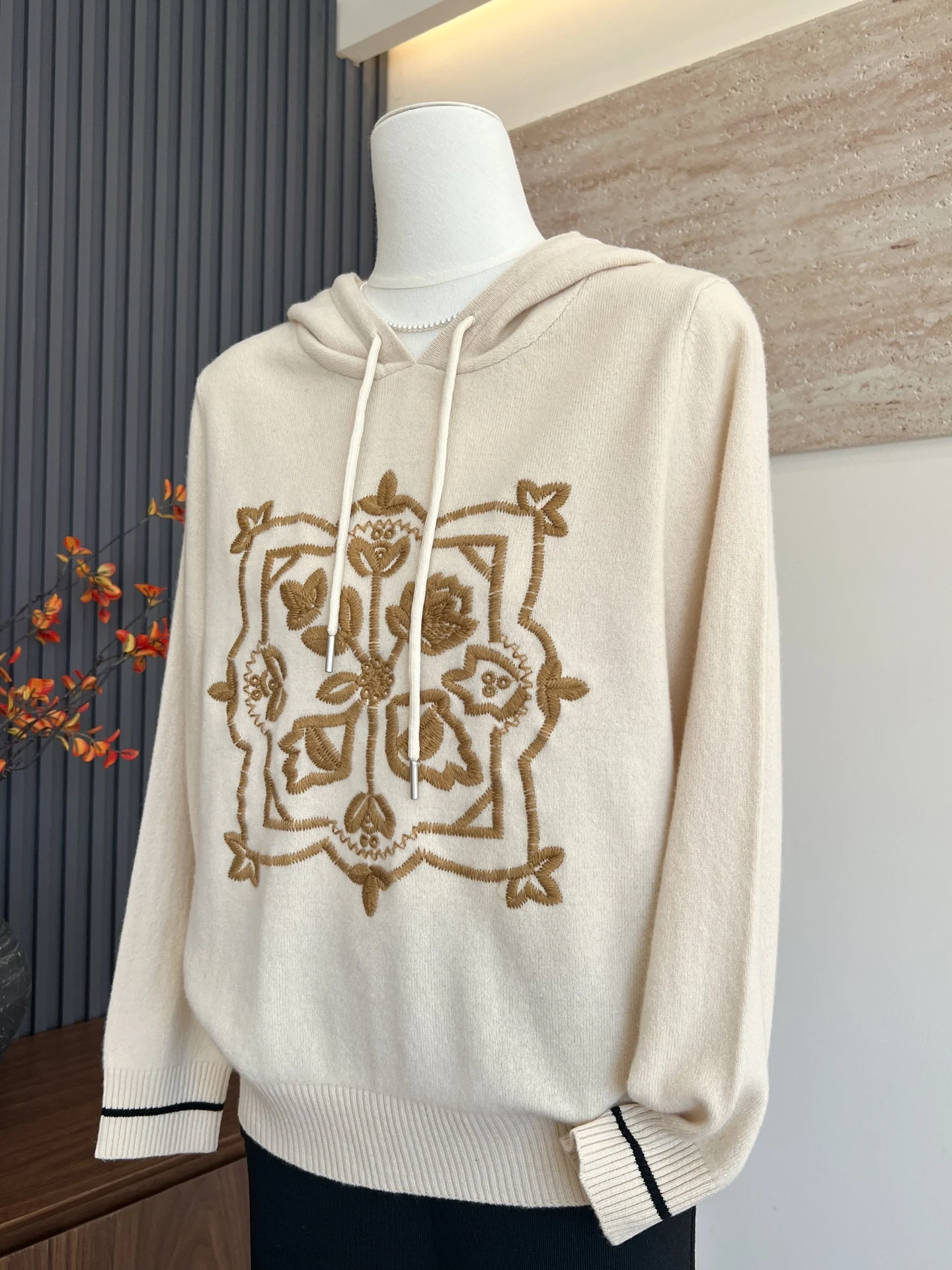 faionable-laine-tricot-chapeau-femmes-pull-lourd-chaud-pur-laine-haut-d'hiver-pour-dames-d'age-moyen-et-ly