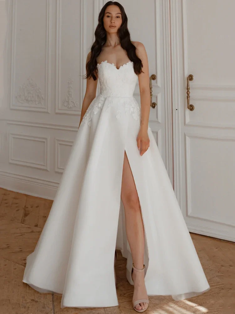 

Customized White Women Ceremonial Dress Flory Appliques Strapless For Wedding Evening Banquet Party Birthday Bridesmaid Gowns