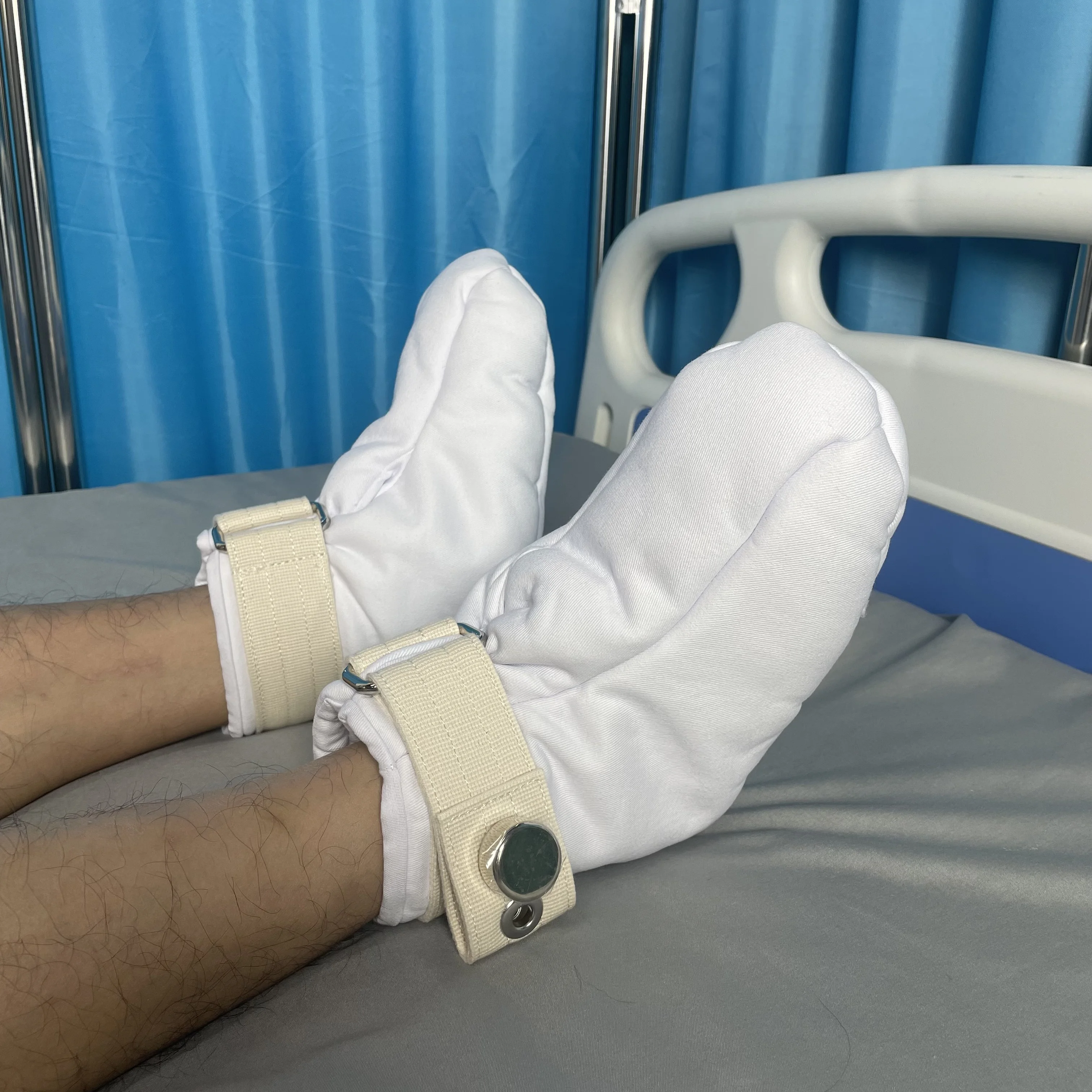 

Wide Toe Box Shoes Therapeutic Boots Magnetic Locking Booties Foot Protection Ulcer Prevention Elderly Comfort Swollen Feet