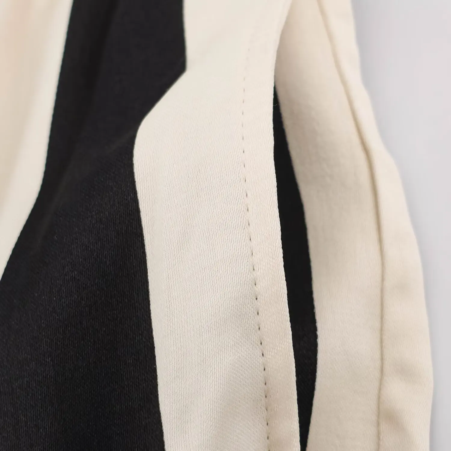 KONDALA Damen Trendiger Eleganter Gestreifter Hosenanzug, Neckholder-Top mit überkreuztem Kragen, Hose mit elastischem Bund, Sommer-Freizeit-Chic-Set 2026 – Detail 20