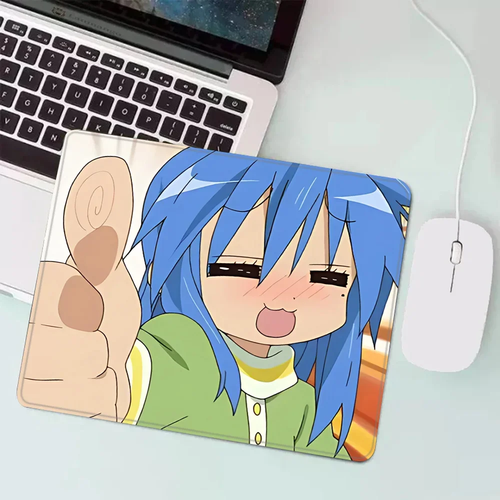 Lucky Star Konata Izumi Small Gaming Mouse Pad XS Anti-slip Rubber Mousepad Desktop Decoration Office Desk Mat Rug for PC Gamer