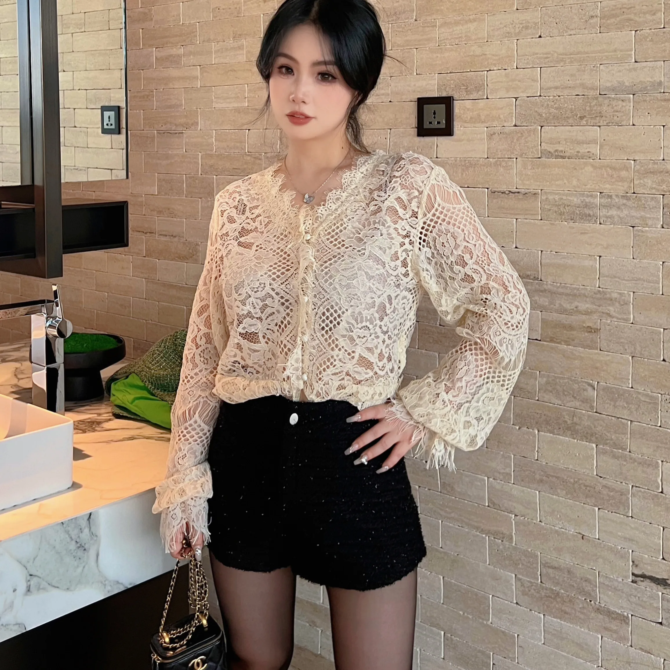 

Ele Lace Trim Long Sve Women's irt Base Layer Soluble Water False Eyela Top Faionable Autumn Wear Ladies Blouse