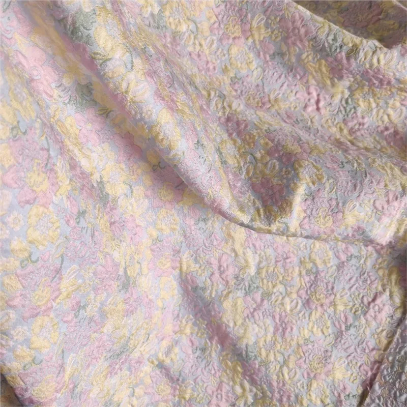 Three-dimensional embossed small floral woven fabric and delicate women's jacquard