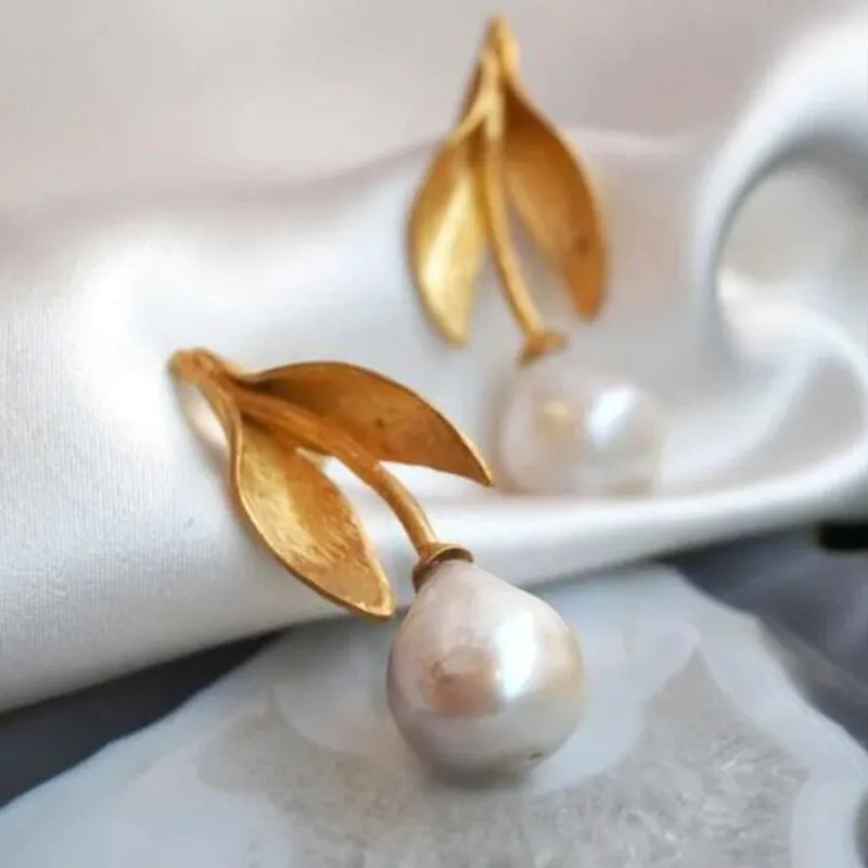 ORZTOON Personal Delicate Gold Color Leaf Inlay Pearls Dangle Earrings for Women Vintage Ethnic Jewelry Female Gift 2024 New