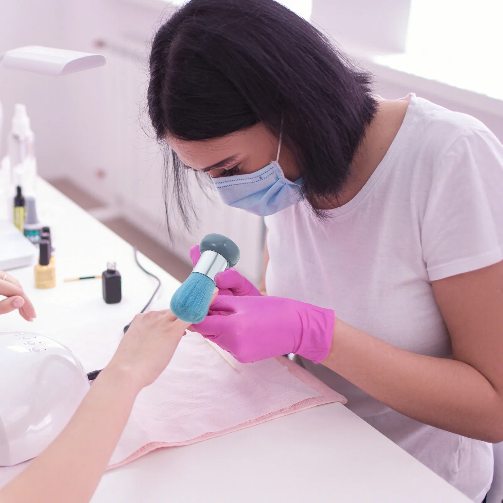 

Эргономичная маленькая щеточка для чистки ногтей с мягкой щетиной, портативный маникюрный инструмент для удаления пыли с ногтей на руках и ногах