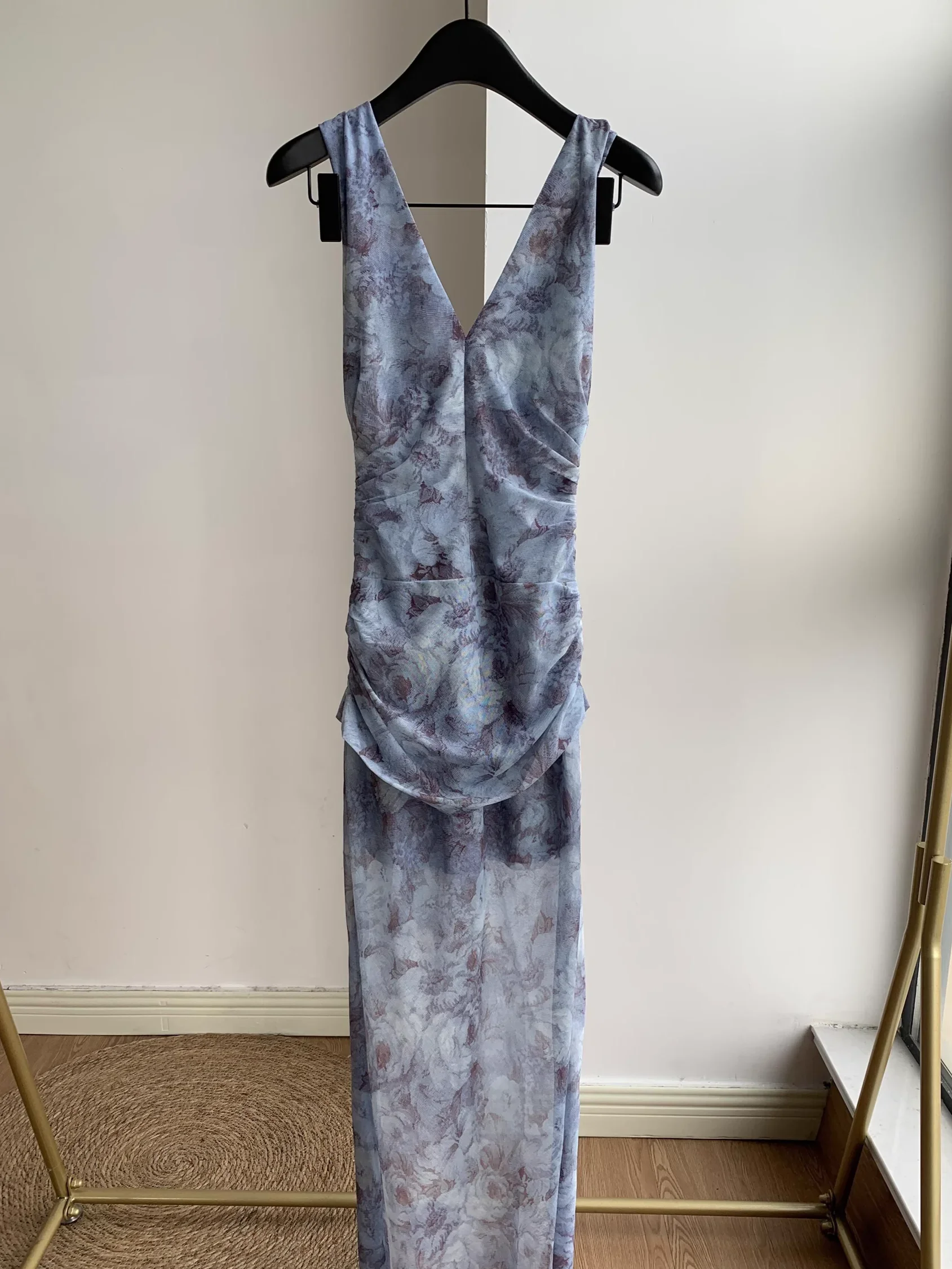 

Blue Rose Print Women Long Dress V-Neck Sleeveless Mesh Spliced Elegant Ladies Robe