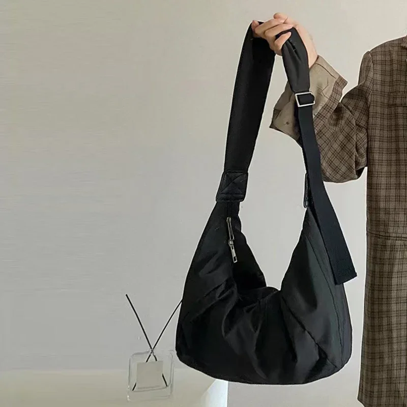 New Fashion Shoulder Bag Summer Large Capacity Casual Nylon Women Shoulder Bag Korean Style Hobos Bag Youth Crossbody Tote