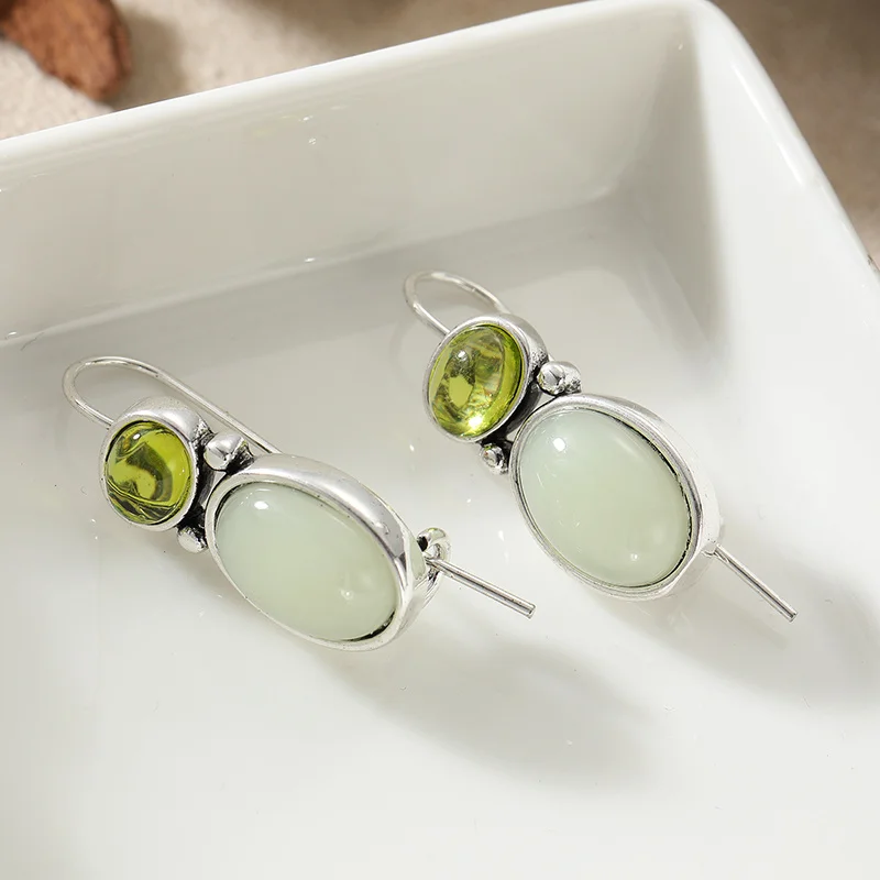 Damen Vintage Silberfarbene Haken-Ohrringe mit zweifarbigem Hauptstein, eingelegt, lässiger künstlerischer Stil, modisches Schmuckzubehör