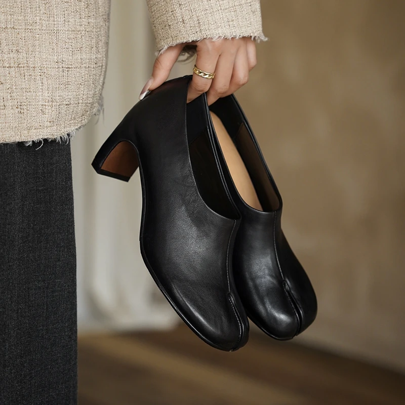 Retro Split Toe Horse Hoof Mid-Calf High Heels Women's Spring Autumn 2026 New Coarse High Heel Outdoor Wear Pig Hoof Shoes