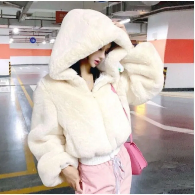 الخريف والشتاء جديد الأوروبية والأمريكية قصيرة عالية الخصر Ins رقيق معطف المرأة معطف قصير فتاة ساخنة تخفيض العمر