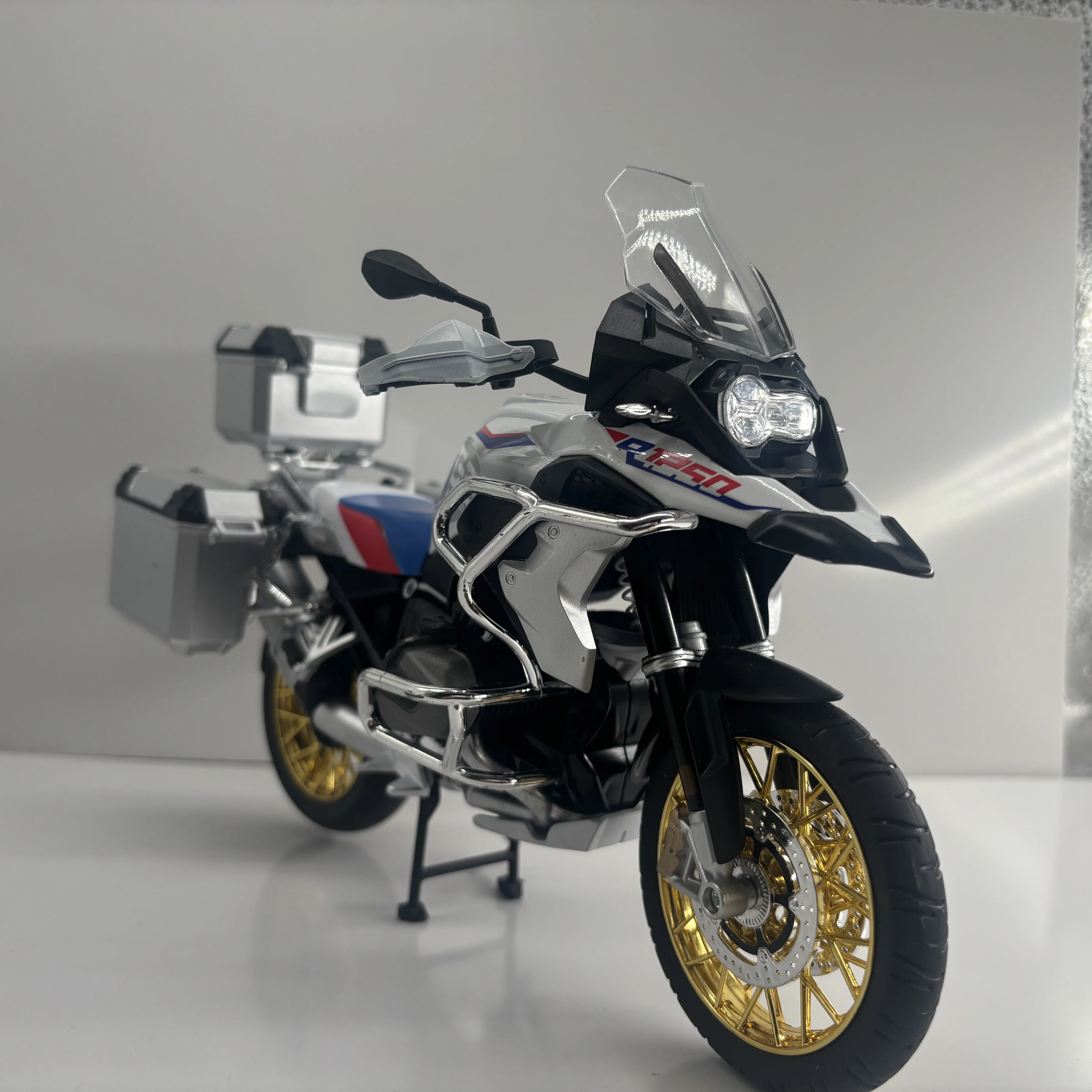 1:9 BMW R1250 GS لعبة الطيور المائية نموذج دراجة نارية للأطفال دييكاست سيارة معدنية مصغرة جمع هدية للبنين M54 #1