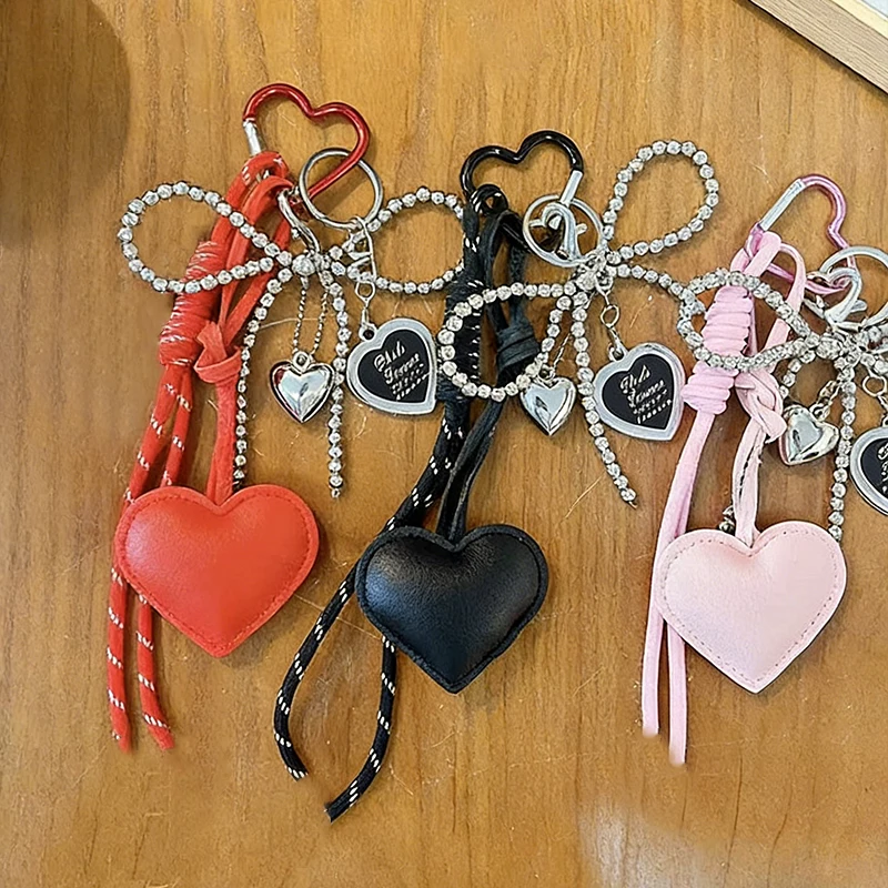 Taschenanhänger Geschenk Herzform Kunstleder Schlüsselanhänger Lebendige Farben Tasche Dekor Charm Tasche Autoschlüssel Zubehör Ornament – Detail 6