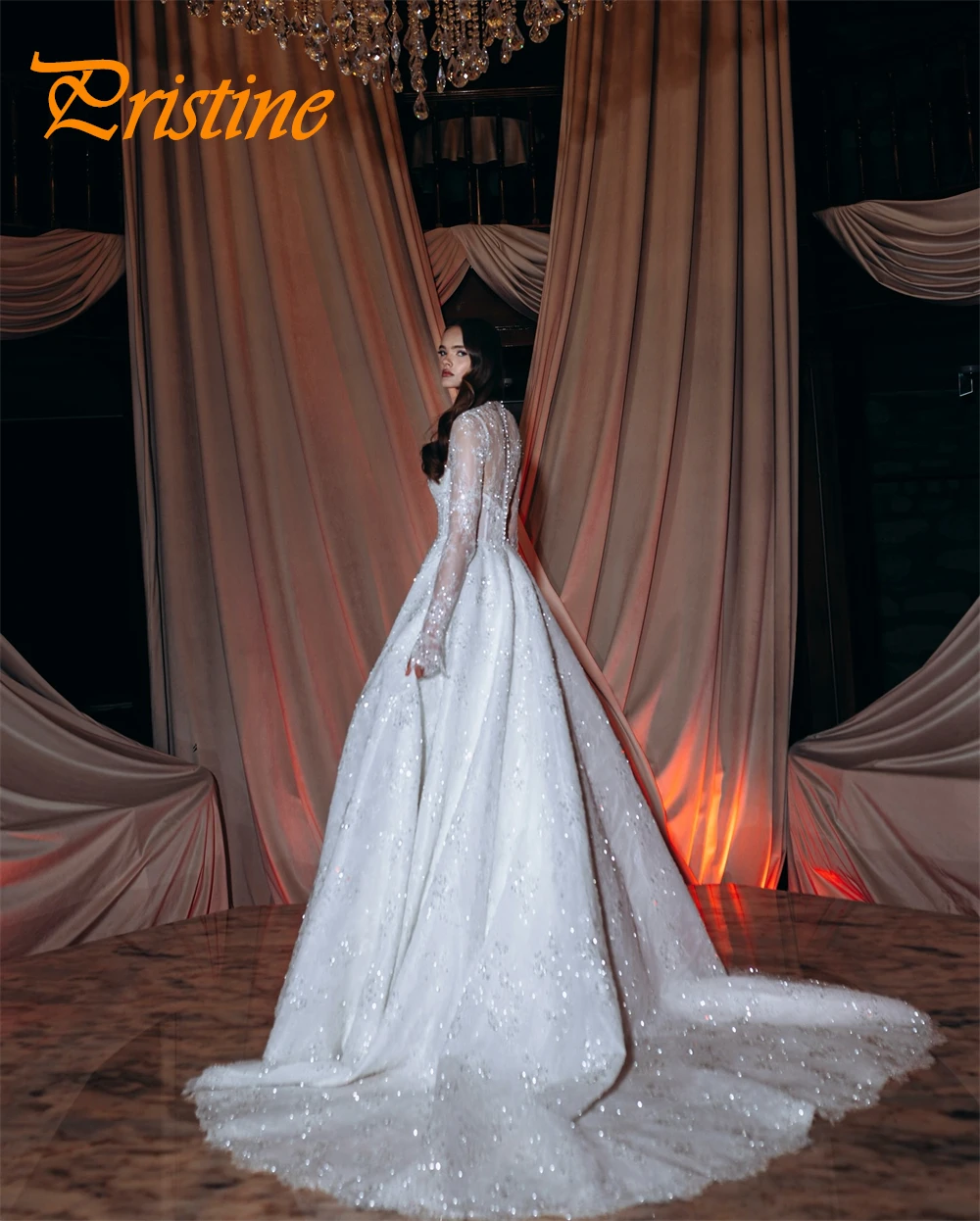 Abito da sposa elegante personalizzato in organza bianca formale O-Collo maniche lunghe Abiti da sposa Boho A-Line Cappella Train Robe de mariée