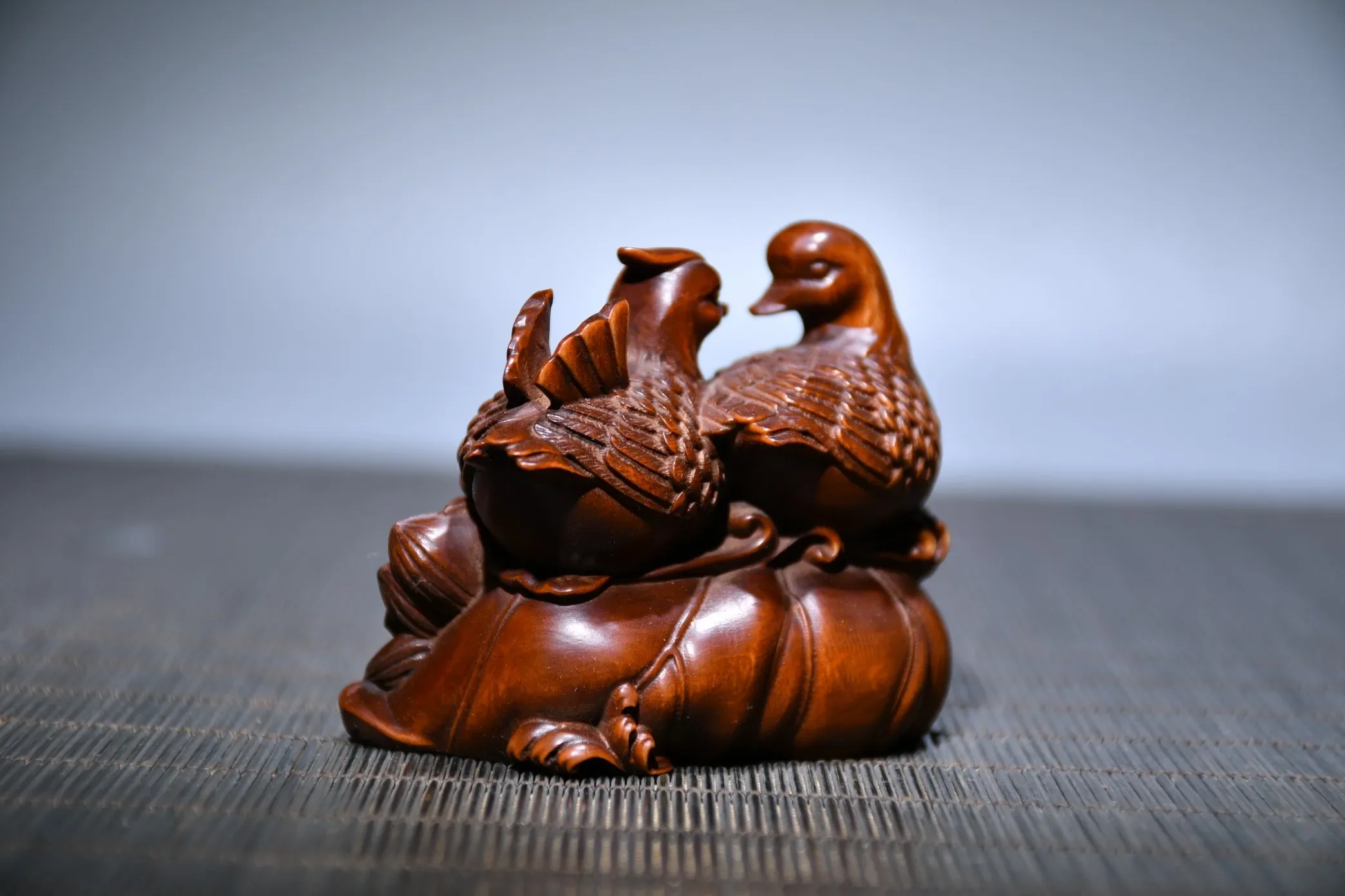 

2"Old Nepalese temples Old Boxwood Mandarin Duck Statue moral love perfect match Ornament Gather fortune Town house