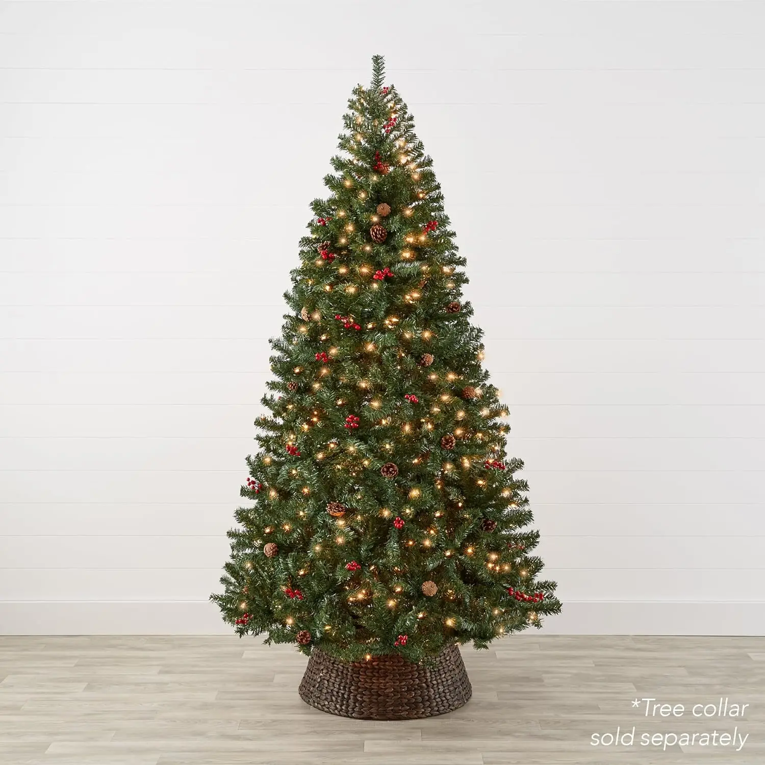 6ft Pre-Lit Pre-Decorated Spruce Hinged Artificial Christmas Tree w/ 798 Tips, 29 Pinecones, 29 Berries, 250 Lights,Metal Base