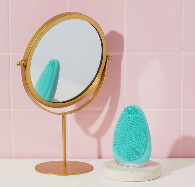 2026 New Trend Sonic Facial Cleansing Brush Rechargeable Home Use Beauty Device