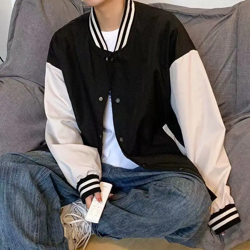 

The 2025 New Casual Jacket Is A Versatile Korean-style Couple Baseball Jacket for Petite People in Spring and Autumn