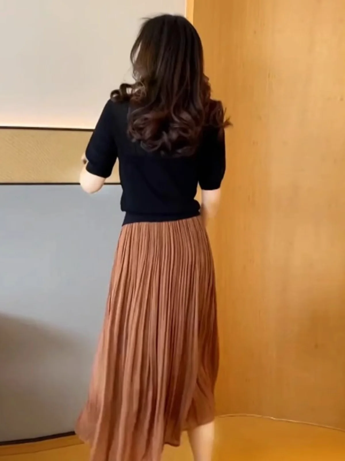 Elegant Black V-Neck Short Sleeve Ice Silk Knitted Open Cardigan Women's Summer New Small Size Shoulder Fit Upper Body T-Shirt