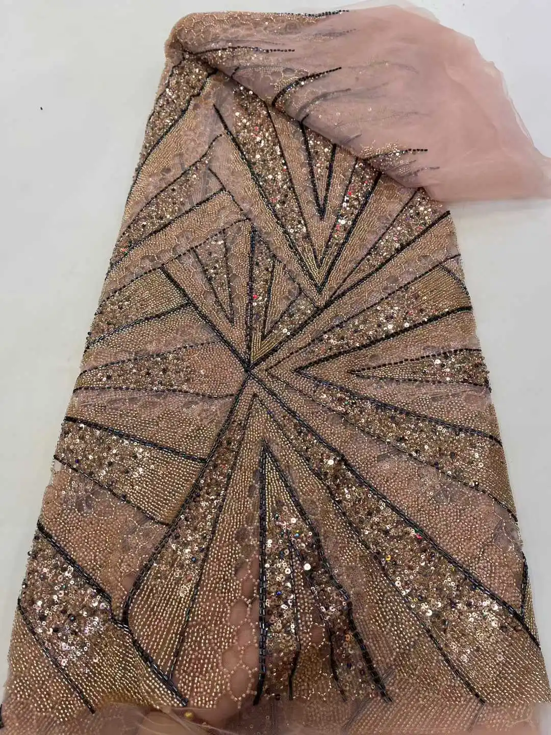 الترتر الأفريقي الخرز تول الدانتيل والتطريز 2025 النيجيري الفرنسية شبكة صافي أقمشة الدانتيل أحدث التطريز النسيج للنساء فستان