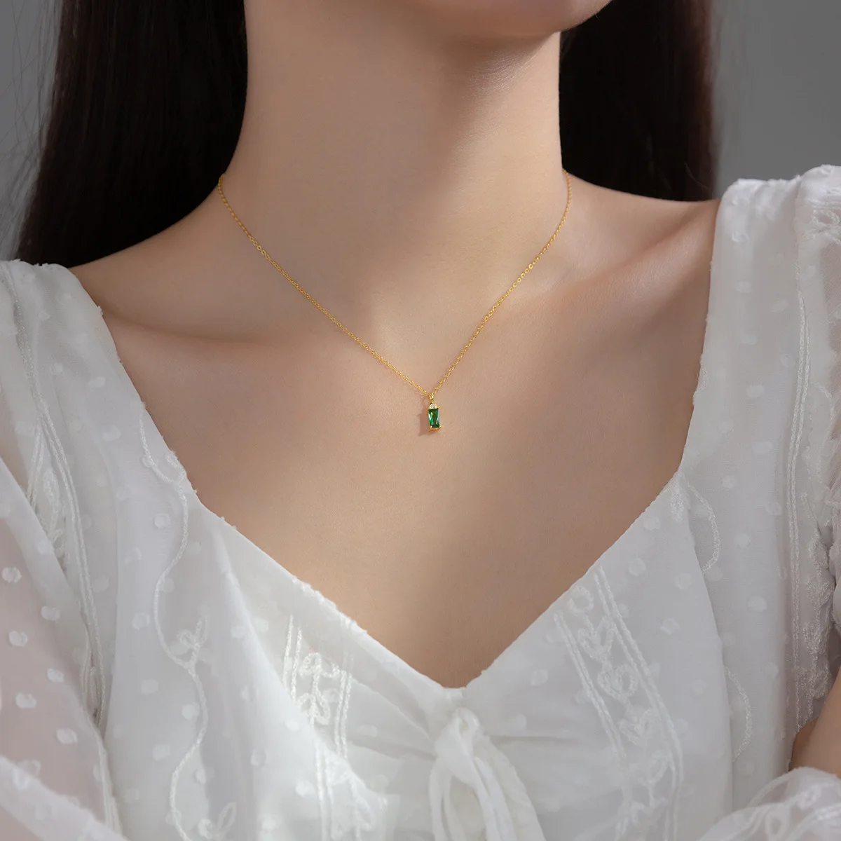 TOYOOSKY 925 Sterling Silver Necklace Grandmother Green Princess Square Rectangular Green Diamond Four Claw Diamond Temperament