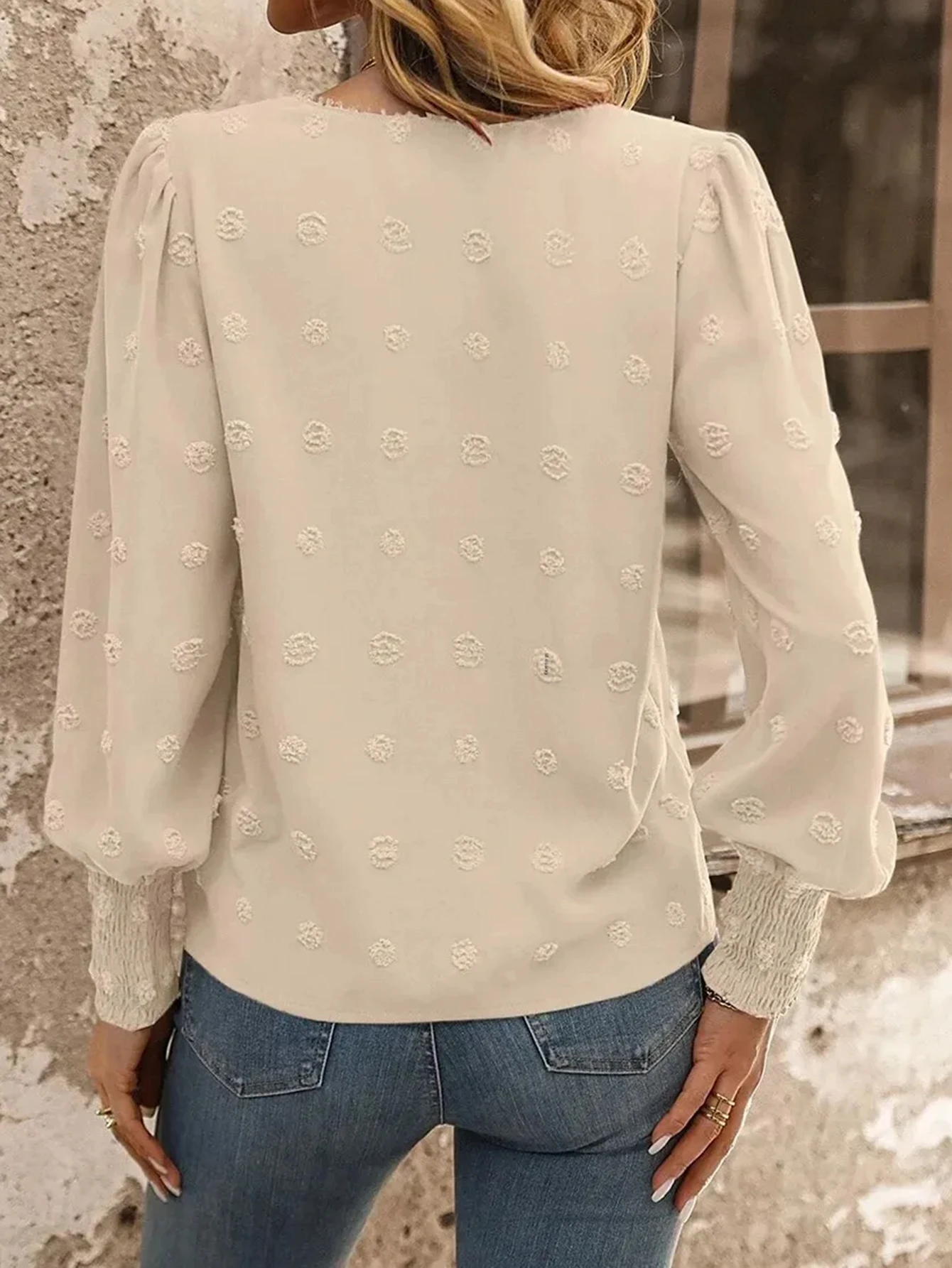 Herbsthemden 2025, lässig, einfarbig, Ösenstickerei, langärmelig, U-Ausschnitt, Vintage-Basics-Hemden für Damen