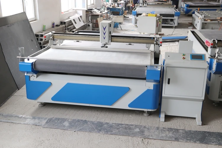 CNC Oscillating Knife Cutting Machine Automatiic CNC Digital Fabric Footwear Textile Shoe Leather Cutting Machine 1600X2500mm