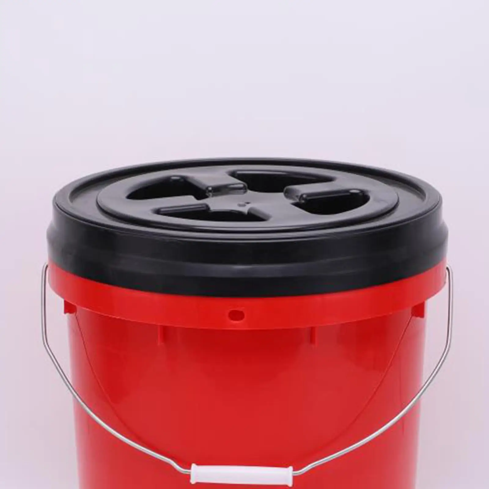 

Automotive Washing Accessories Bucket Insert Lid Easy to Push Detachable Convenient Bucket Chair for Car Washing Detailing