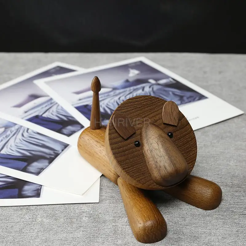 Home Decor Small furniture wooden ornaments Scandinavian lion crafts large tail wooden small squirrel crafts gifts wooden gifts