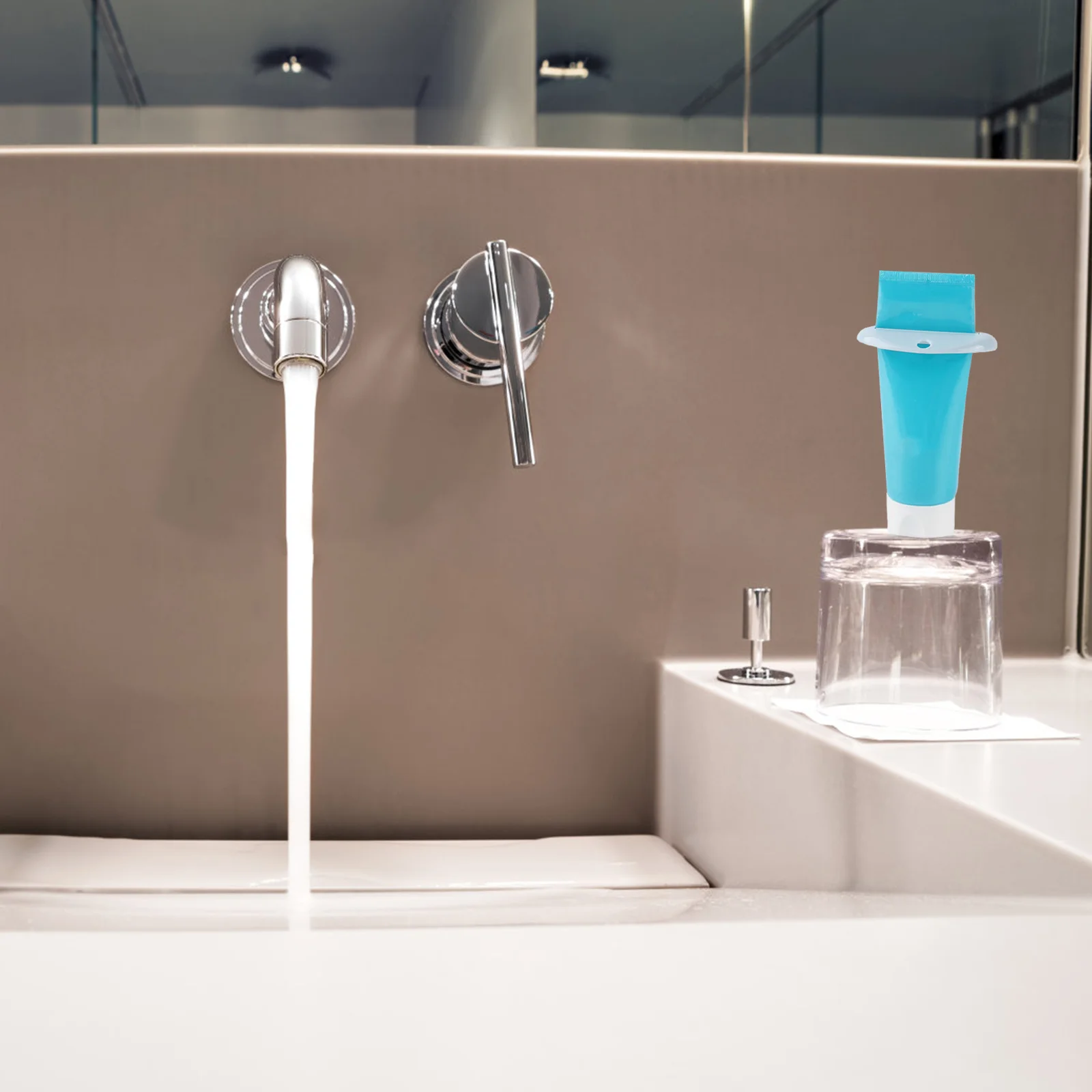 

4Pcs Toothpaste Tube Squeezers Plastic Manual Extruders Compact Bathroom Helper Toothpaste Rolling Squeezer Kit