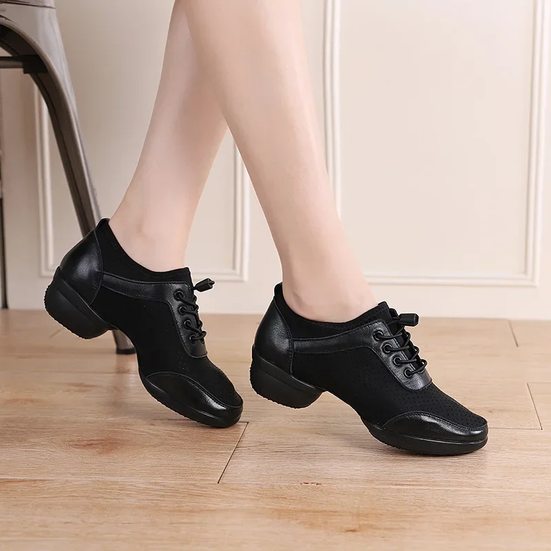 

XIHAHA Women Cowhide Sports Feature Soft Outsole Breath Dance Shoes Sneakers for Woman Practice Shoes Modern Ballet Jazz Shoes