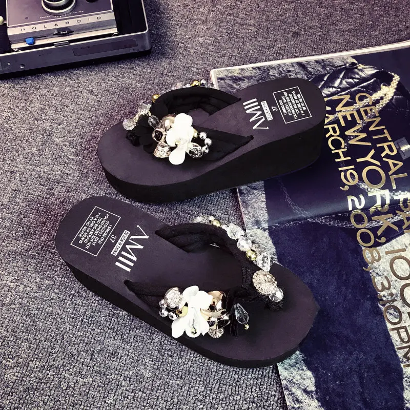 2026 New Slippers For Women's Summer Fashion Thick Soled Flip Flops Korean Version Beach Shoes Three-Dimensional Flower Sandals