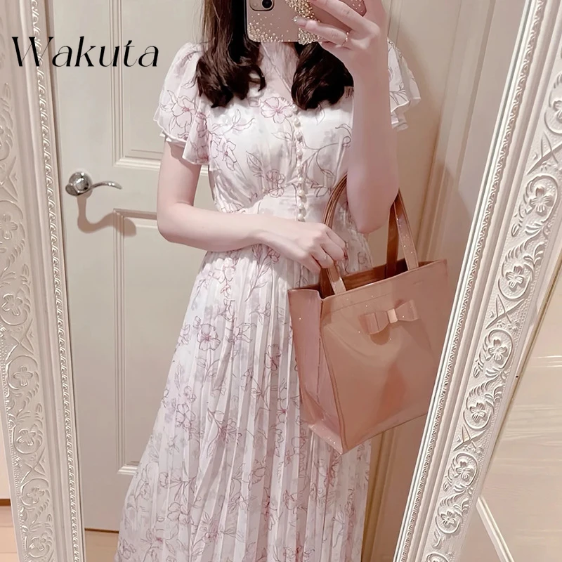 

WAKUTA Japanese Harajuku Retro Pearl V-neck Flower Pleated Dress Summer Slimming Versatile Vacation Fairy Dress Female Clothing