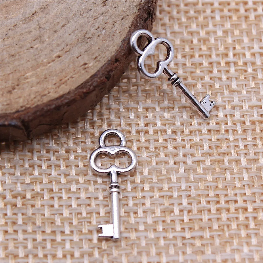 40pcs 7x17mm Antique Silver Color Key Charms Pendant Vintage Hand Crafts Accessories