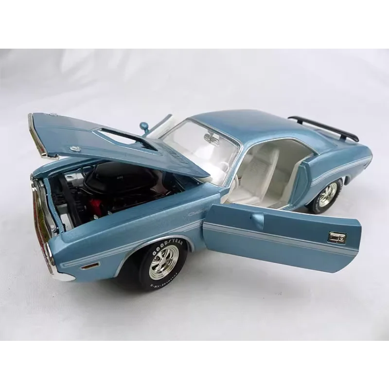 دييكاست ERTL 1:24 مقياس تشالنجر RT Dooge العضلات سبيكة سيارة نموذج تحصيل لعبة هدية تذكارية عرض حلية