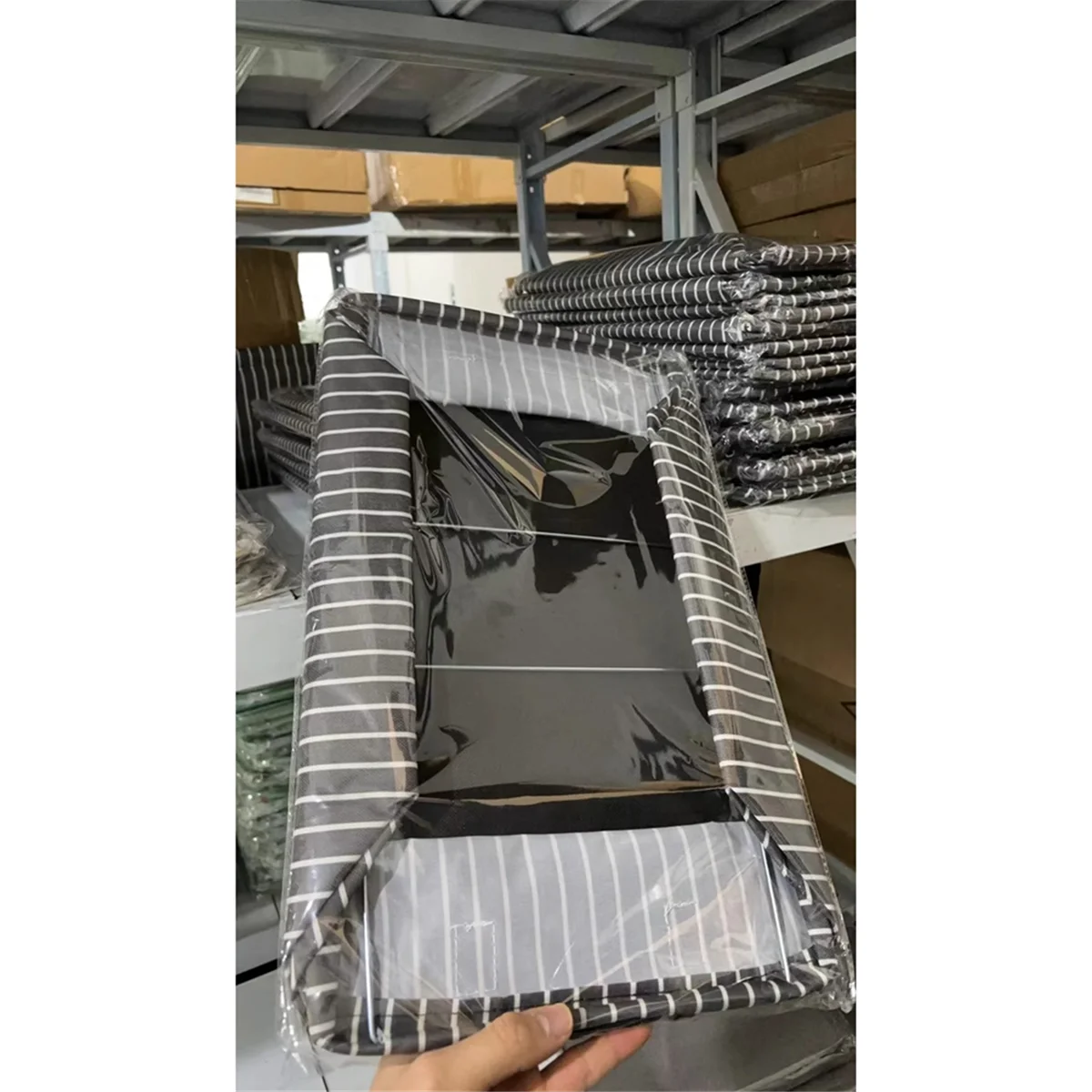 L74A Scatola portaoggetti pieghevole per vestiti con struttura in metallo con strisce nere Scatola portaoggetti per pantaloni di grande capacità