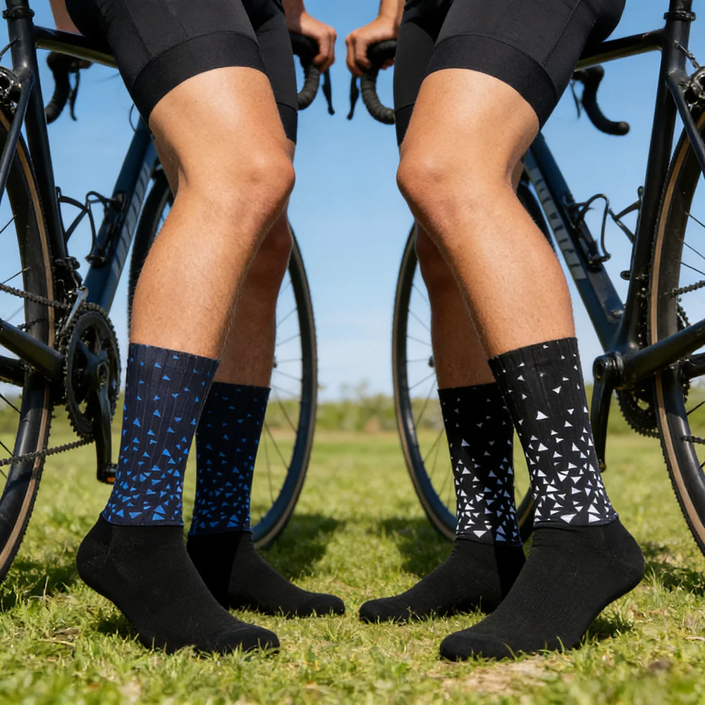 

New 2 pair Cycling Sock Anti Slip Silicone Whiteline Cycling Socks Men Bicycle Sport Running Bike Socks Sports SocKs