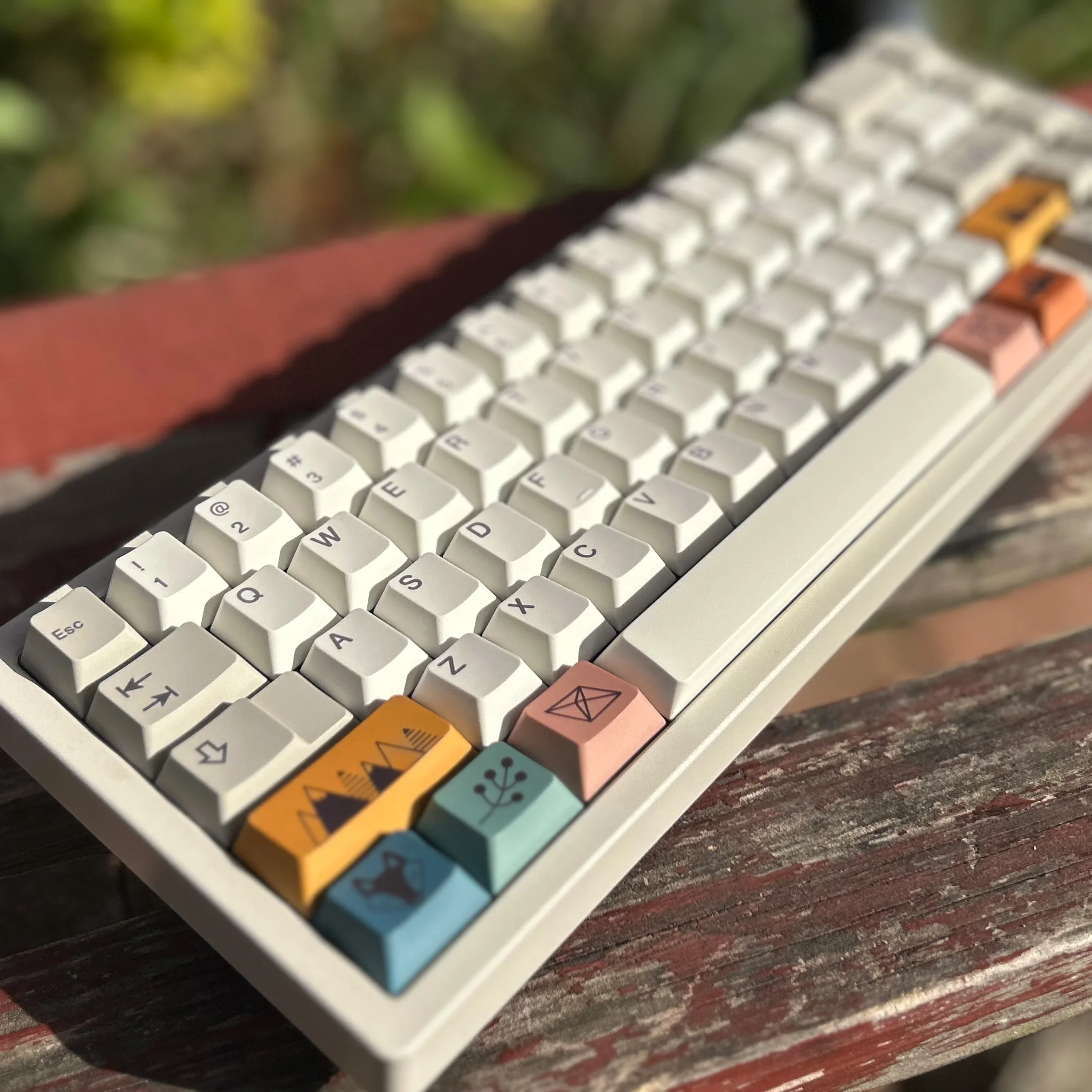 

Five-sided sublimation customized PBT full set of keycaps with 7U compatible ALCIE